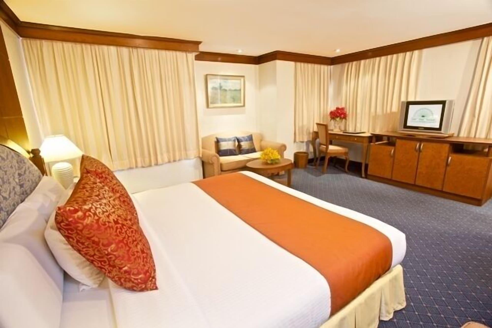 King Park Avenue Hotel Bangkok Exterior photo