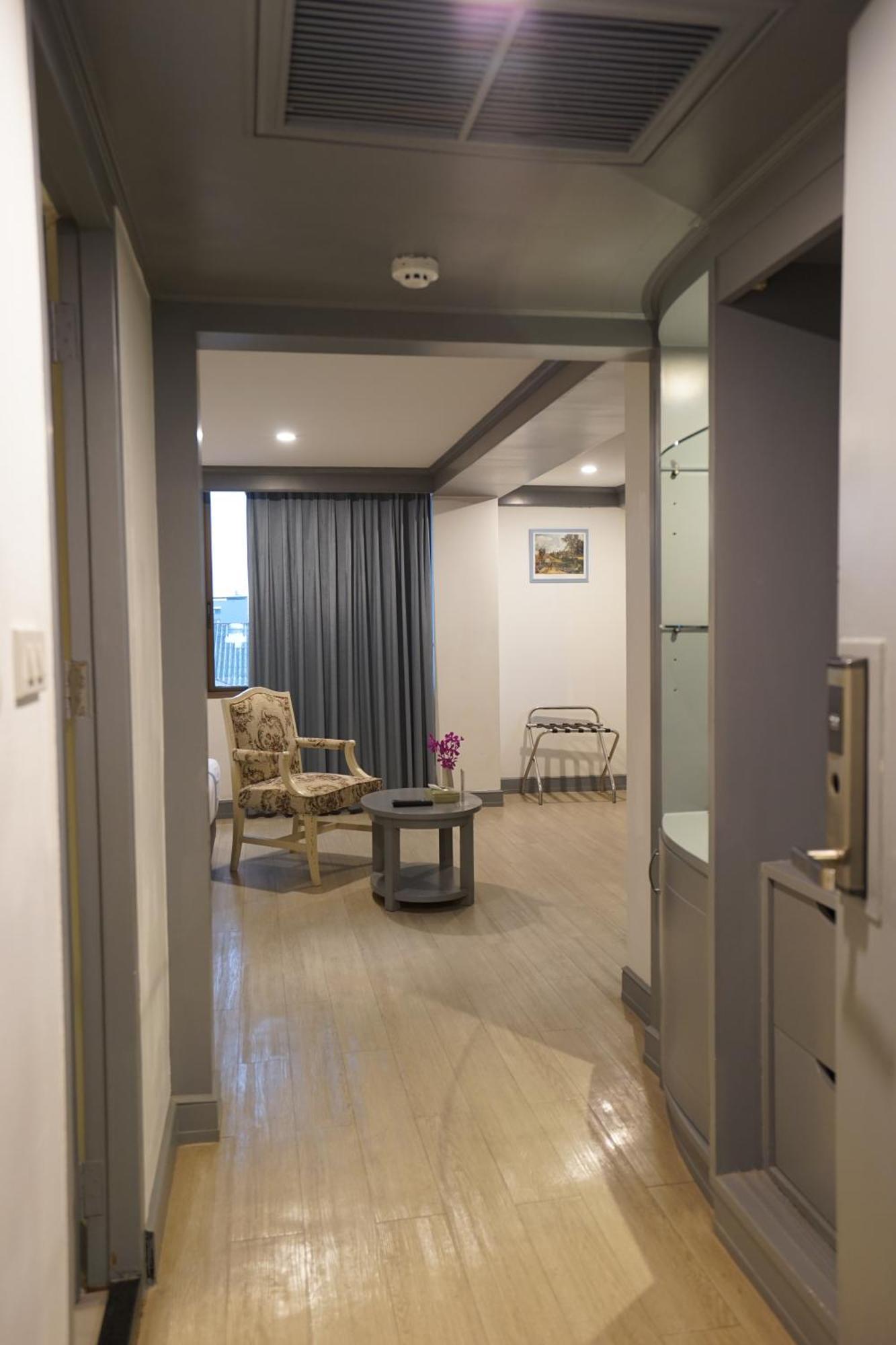 King Park Avenue Hotel Bangkok Exterior photo